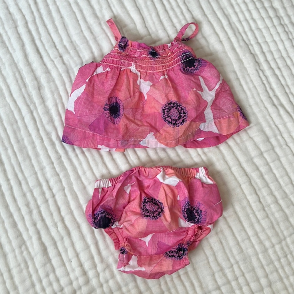 Baby Gap 2 piece set